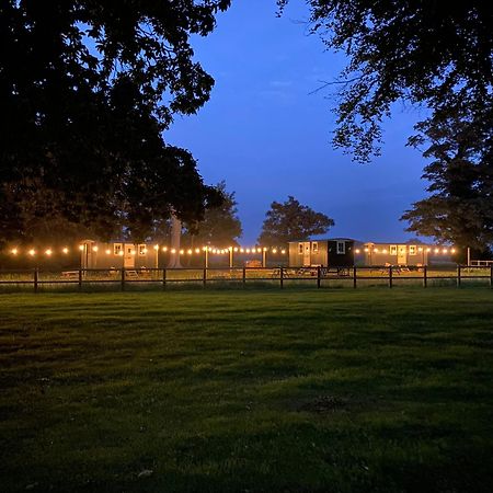 The Shepherds Huts & The Well Lodge At Ormesby Manor Ormesby Saint Michael Luaran gambar