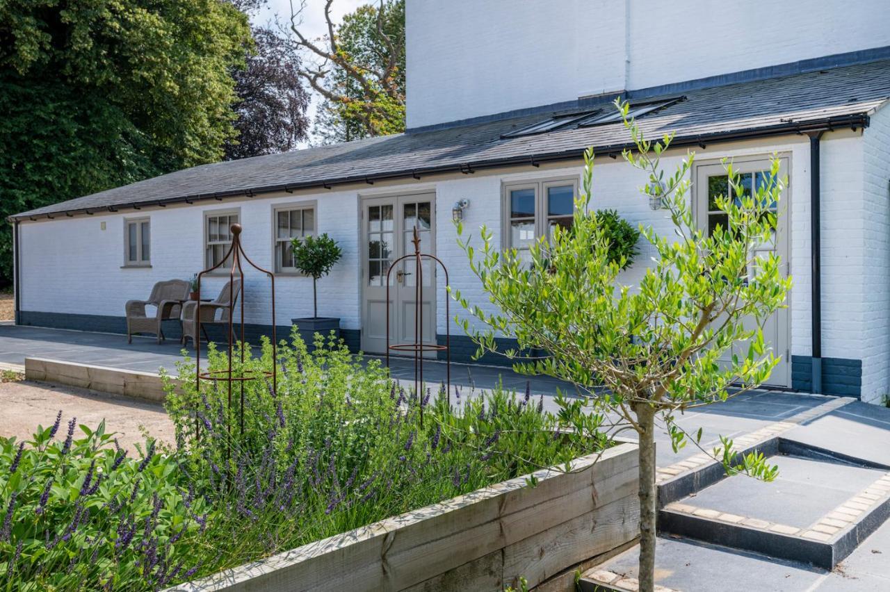 The Shepherds Huts & The Well Lodge At Ormesby Manor Ormesby Saint Michael Luaran gambar