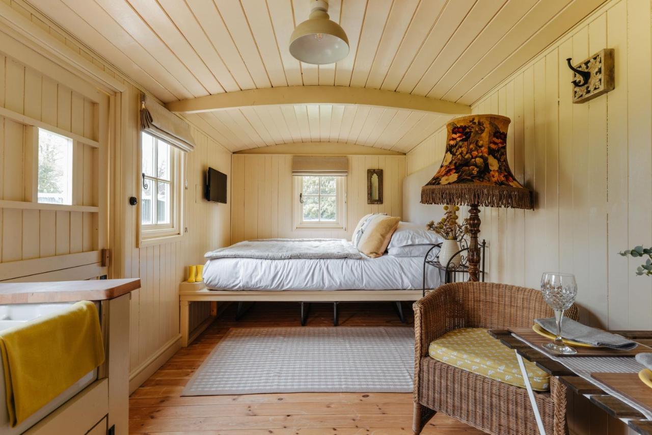 The Shepherds Huts & The Well Lodge At Ormesby Manor Ormesby Saint Michael Luaran gambar