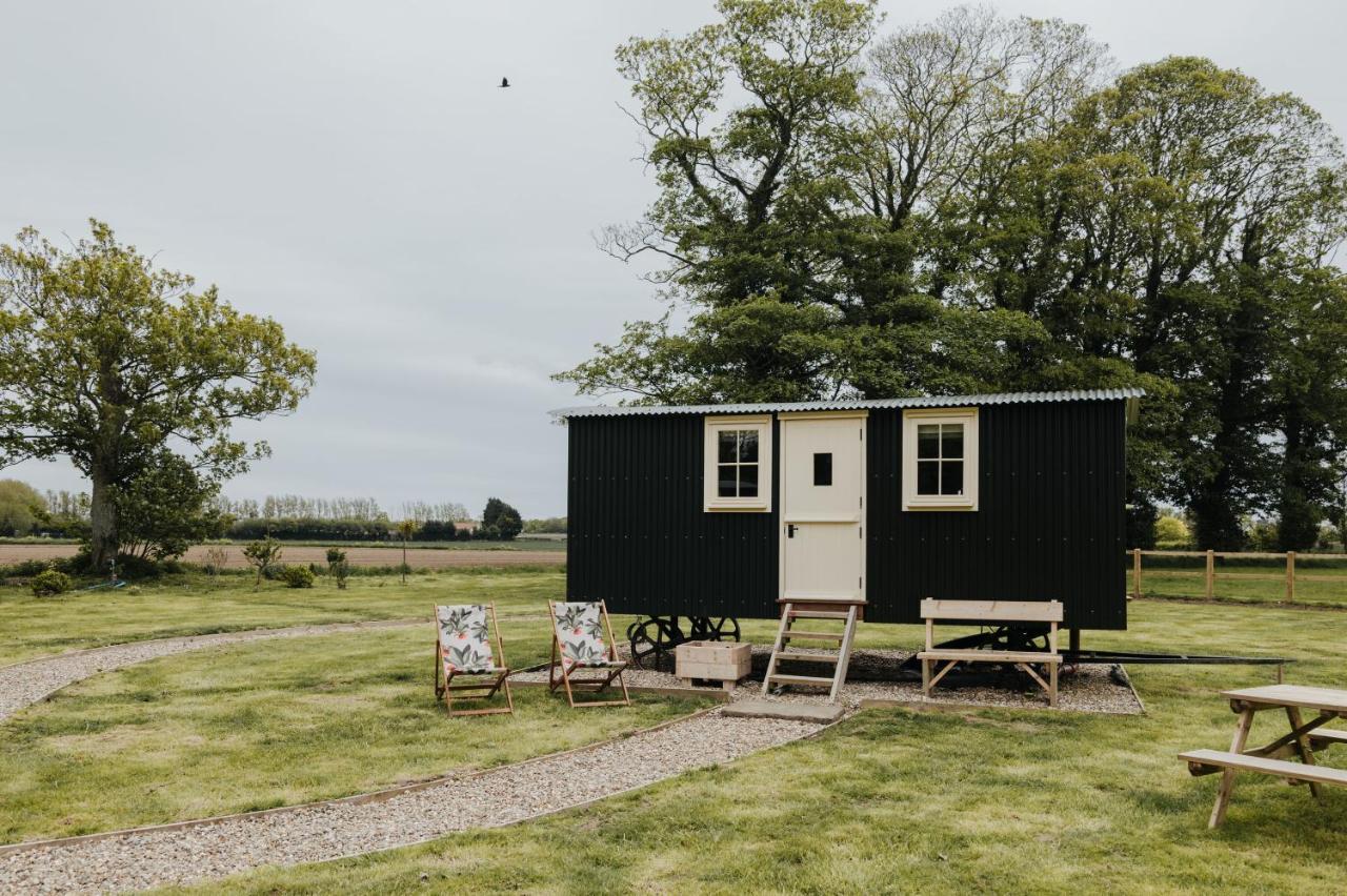 The Shepherds Huts & The Well Lodge At Ormesby Manor Ormesby Saint Michael Luaran gambar
