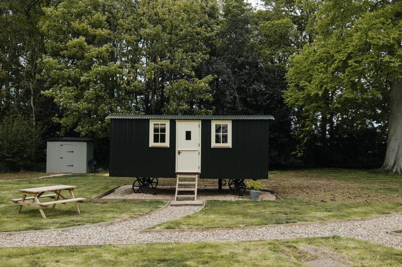 The Shepherds Huts & The Well Lodge At Ormesby Manor Ormesby Saint Michael Luaran gambar