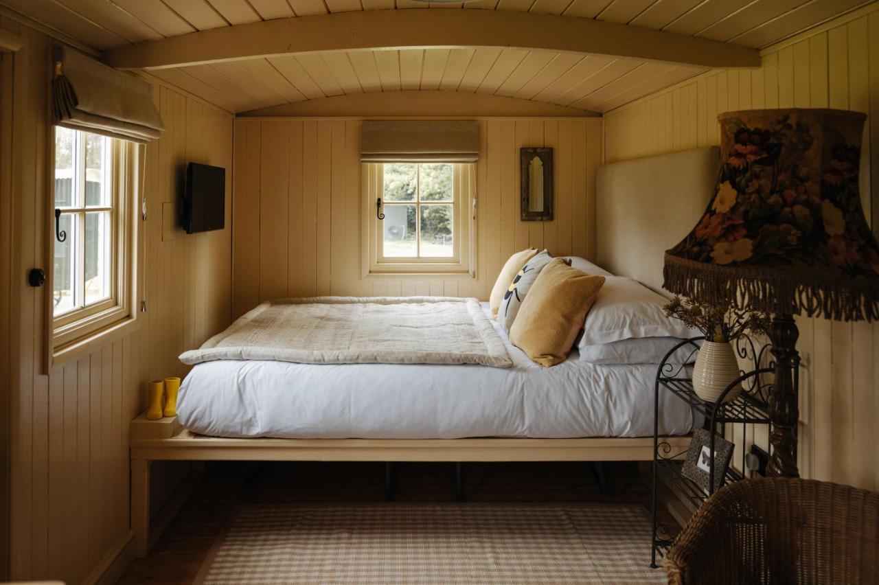The Shepherds Huts & The Well Lodge At Ormesby Manor Ormesby Saint Michael Luaran gambar