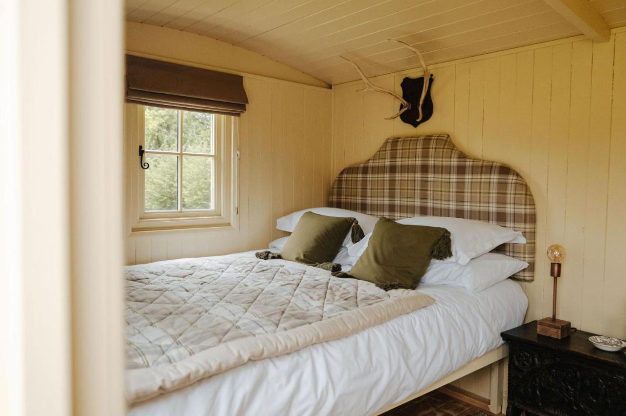 The Shepherds Huts & The Well Lodge At Ormesby Manor Ormesby Saint Michael Luaran gambar